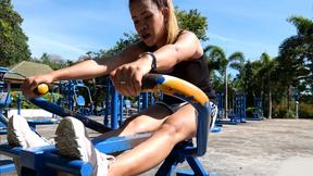 ”Workout with big boobs Thai MILF amateur Girlfriend who pleased him at home”