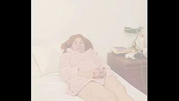 Me encuentro a mi cu&ntilde_ada en lencer&iacute_a negra sola en casa y terminamos follando sin que mi novia se de cuenta!