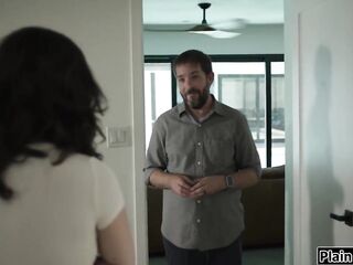 Tiny wife Casey Calvert deals with postpartum depression and her spouse hired a professional to aid her.This babe lazily loosens up by his delicate touch