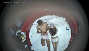 流出酒店上帝視角高清偷拍❤️校園極品清純白月光喜歡嘟著屁股等待男友的插入1