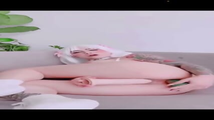 Lady Dusha deboring dick with her ass