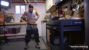 Maskurbate - Hunk Construction Worker Jerks Off At Work