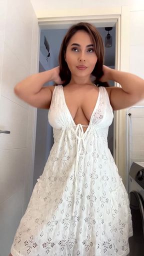 Teen amateur exposes her onlyfans content