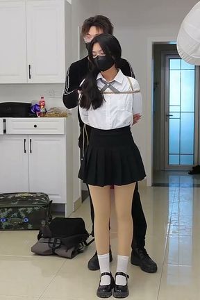 The Rope Restraints of the Stocky Girlfriend, Experiencing the Ultimate Restriction of the Rear Hand