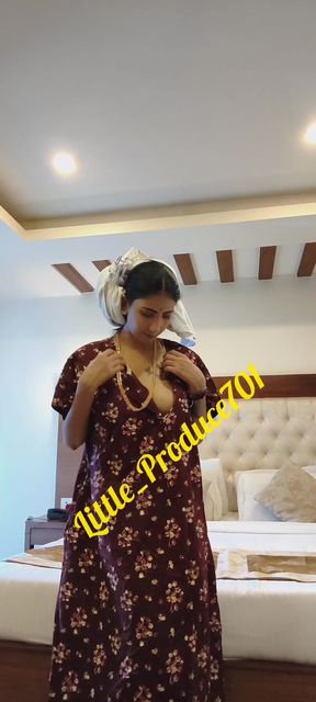 Amateur teen with big tits exposes her homemade onlyfan content
