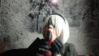 2B Cosplayer Deepthroating-Dildo