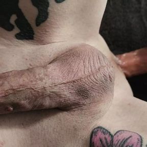 I love the fill of the veins on my life like dildo going in and out of my ass!