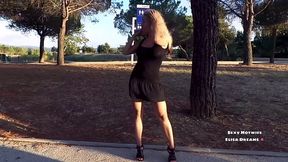 video 491nue en public et sucant la queue du cocu sur l autoroute ...