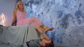 The Princess Khaleesi - Loves To Feel His Tongue On Her Dirty Feet - Foot Stool Part - Russian Language