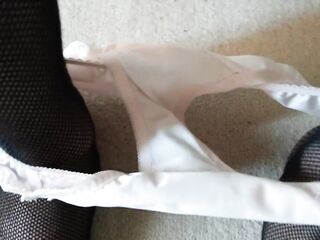 Can u smell the charming inside of Honoka petticoat? Would u like to lick it?