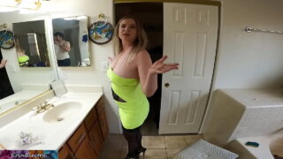 Creampie hậu môn lộn xộn cho MILF Erin Electra