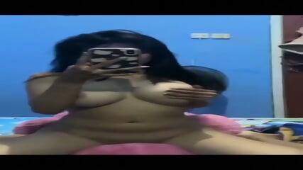 Mencoba cewek balo