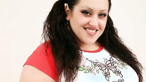 ”BBW Emerald Have Fun on Camera”