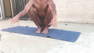 Spectacular Man Experiences Yoga Bare in Public Yard