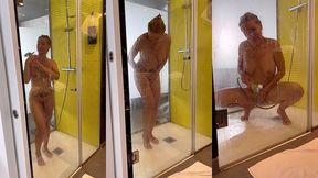 3eme jour a ibiza l heure de la douche et de me preparer avant l arrivee ...