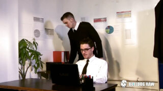 A fiatal Aj Alexander és Johny Cruz egyenruhában, nagy faszt basznak meg