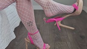 Playing in pink and white with a touch of cork ;)