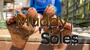 Muddy Soles - Playing with mud between my toes in my back garden (HD)