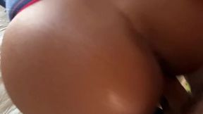 Joven mujer ara�a follando una enorme polla