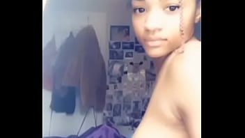 Yellow bone girl pussy play