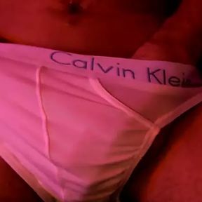 Straight dude Galvin Kelly uses dildo for first time solo