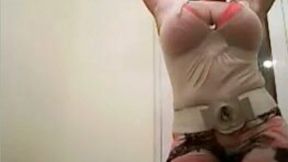 Chubby webcam slut dances and masturbates her cunt