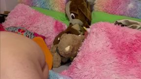 BBW Goddess Eating a Sandwich and Cumming