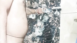 Indio amateur gay recibe penetración anal en POV con una corrida enorme