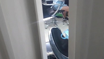 se la chupo en la peluqueria y se corre en mi boca que rica leche