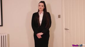 Cunning Babe Makes Your Visit Enjoyable And Pleasurable