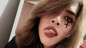 Pretty Mexican goth girl cums in her own mouth