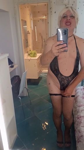 Asija Robin's in the mirror