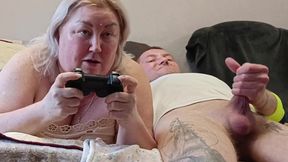 He interrupted his stepmom's game on the console, fucked her in her mouth and finished in it