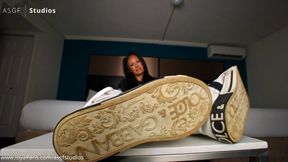 Heather's sneakers and bare feet 8k