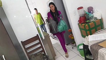 Patroa gostosa me deu emprego e o cuzinho no primeiro dia de trabalho bibi Mendes e cristal ortega