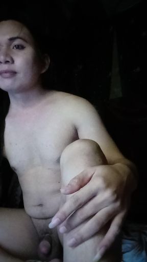 Now the Queen Should Go Outside but Still Wants to Masturbate Alone