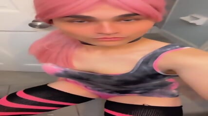Trap teen sucks dildo