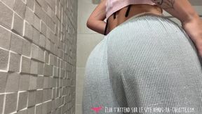 Vends-ta-culotte - Gorgeous French student exposes herself entirely and ends up completely naked in the shower