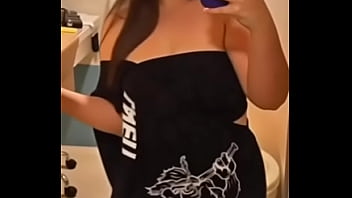 Loirinha dan&ccedil_ando funk