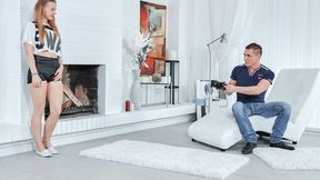 Dana in Sweet babe undresses to satisfy a photographer