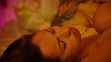 FILME COMPLETO - DE FÉRIAS COM A TIA AUGUSTA - NINFETA E SEU PRIMO VÃO PASSAR AS FÉRIAS NA CASA DA MELHOR AMIGA DA SUA TIA E A PUTARIA COME SOLTA - EMME WHITE , DRY SEXY E NICKLAU