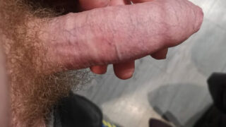 Bílý britský učitel fešáci s velkými neobřezanými penisy tvrdě šuká zadky