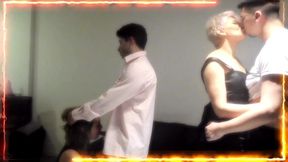 con mi hermanastra nos trajimos 2 sex toys del boliche,fiesta orgia sexo a full
