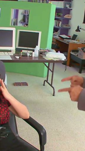 Erst leckt er mein Arschloch, dann gibts was auf die Brille   Clip 1