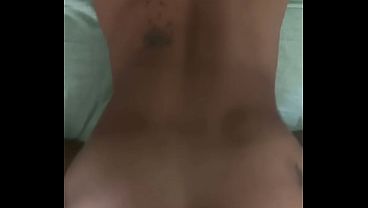 Que rico se goza un pasivo chupando un pene de 23 cm bien duro y luego entrando en su culo