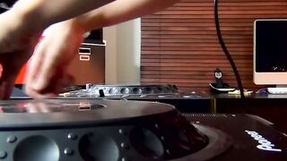 After some electro music this twink just loves to jerk off
