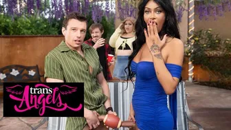 Victoria Grant gets balls deep anal from Johnny Palms in kinky session