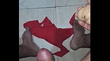 Me masturbei j&aacute_ que ningu&eacute_m quer dar o cuzinho pra mim