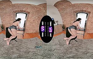 TmwVRnet - Nikki Fox - From drawing to rubbing pussy