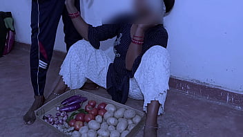 Sabji wali bhabhi ke sath masti sex! Reality Sex